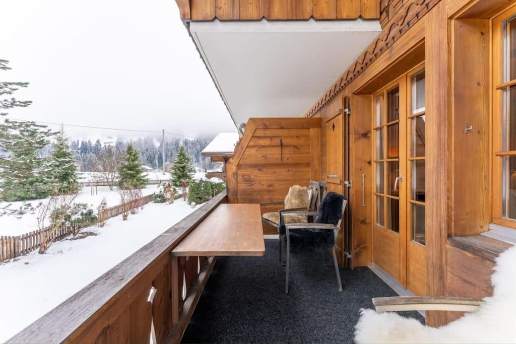 Charming Alpine Apartment Gstaad Exterior foto